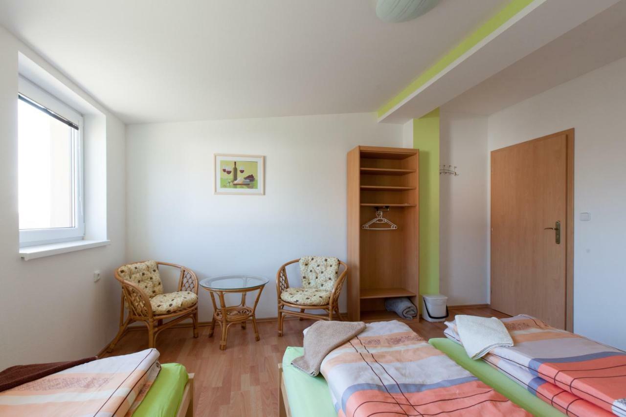 Sklipek Vinarstvi Paul Hotel Velke Bilovice ภายนอก รูปภาพ